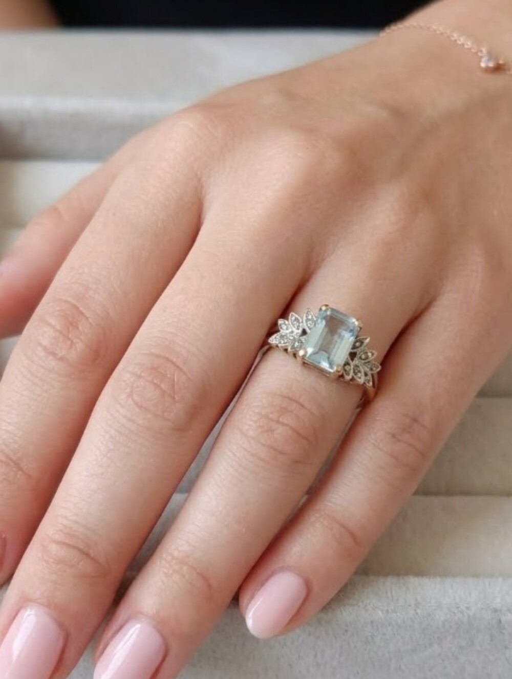 10KT Aquamarine Ring Three Emerald Cut Gems With Diamond Accents size 10.25